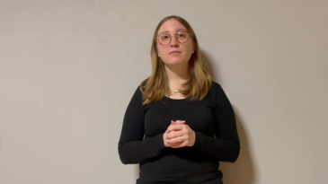 thumbnail of medium Vergleich der Berufsgruppen Gebärdensprachdolmetscher:innen und Lautsprachendolmetscher:innen: Die berufliche Identität von Gebä